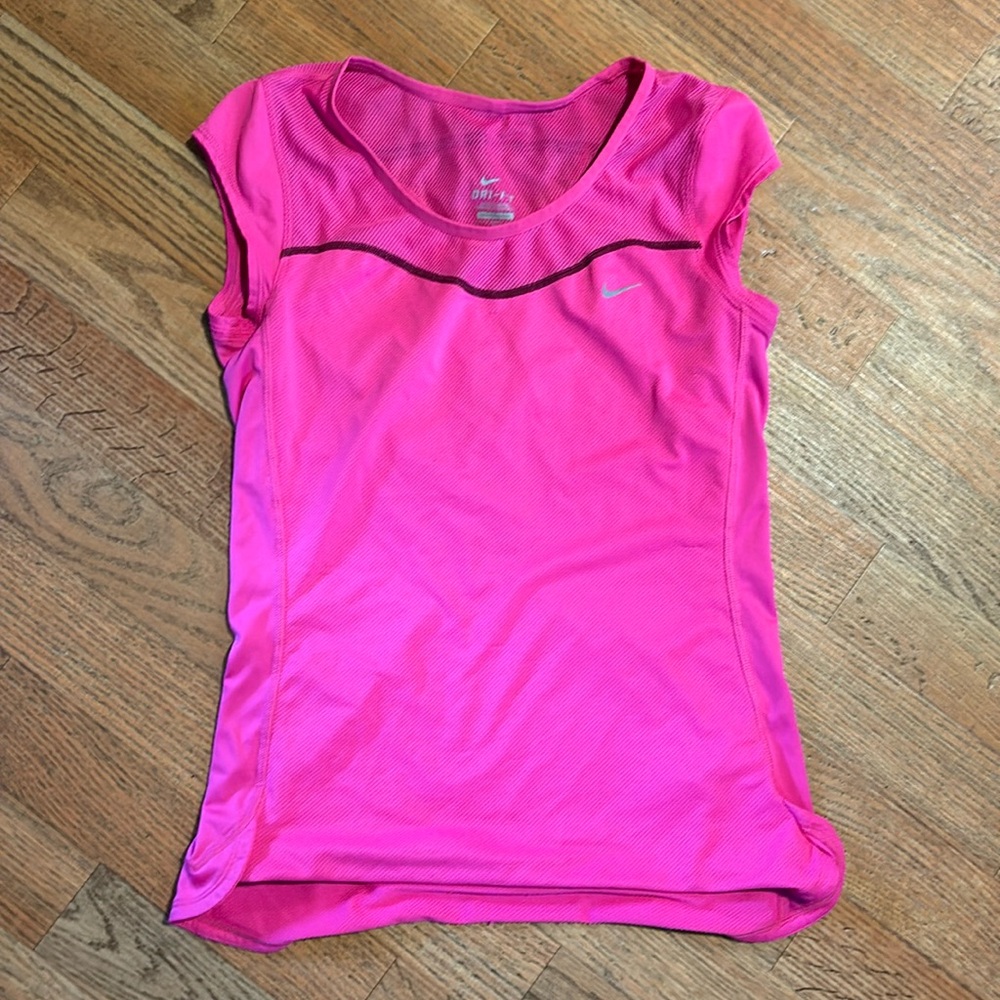 Women’s Nike shirt size small